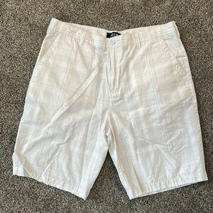 Men’s lightweight flat front shorts waist 38